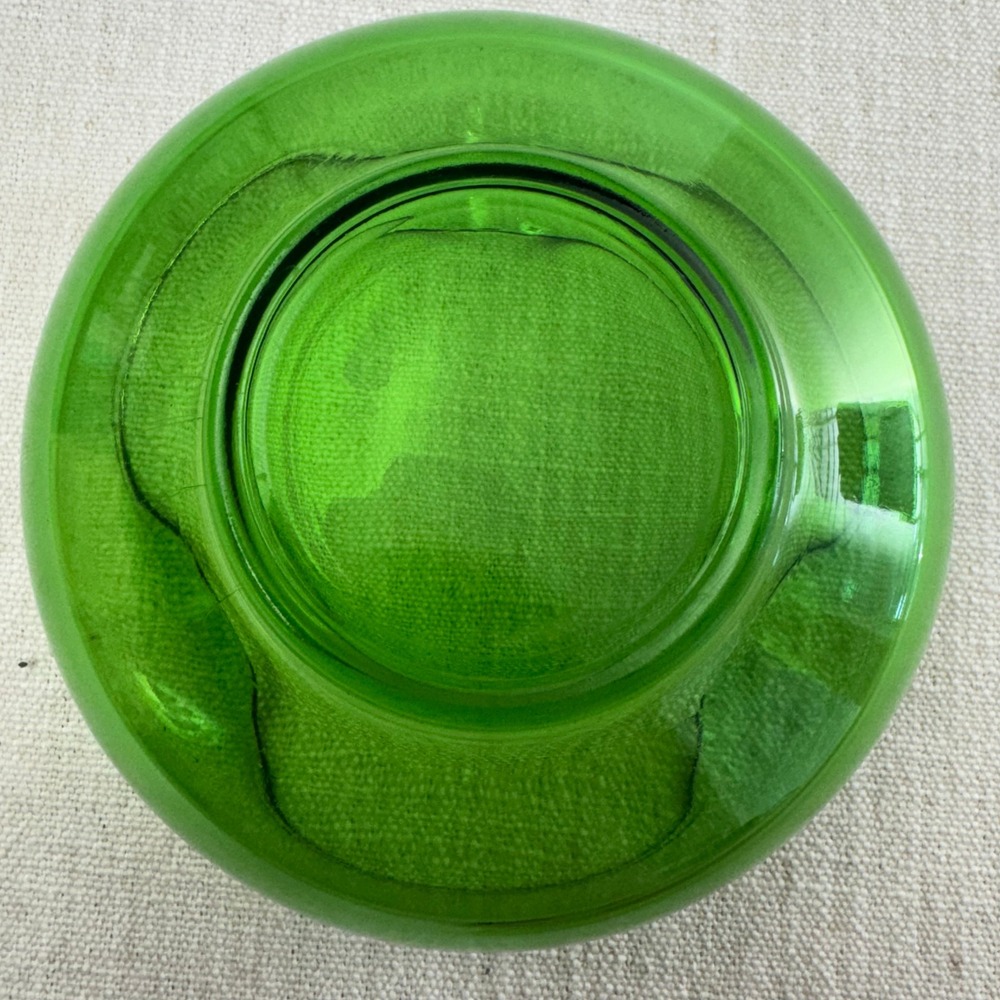 Vintage MCM Emerald Green Art Glass Small Tri-Corner Pinched Rim Bowl 5.25" - Picture 3 of 7